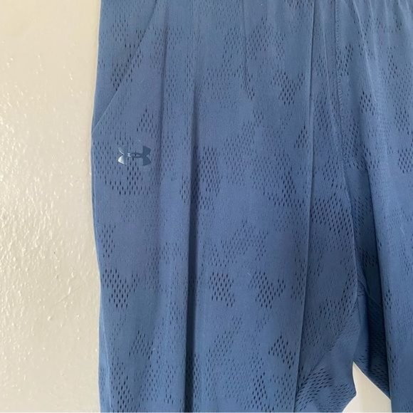 Under Armour Navy/Teal Mesh Camo Vanish Crop Size M - Picture 3 of 6